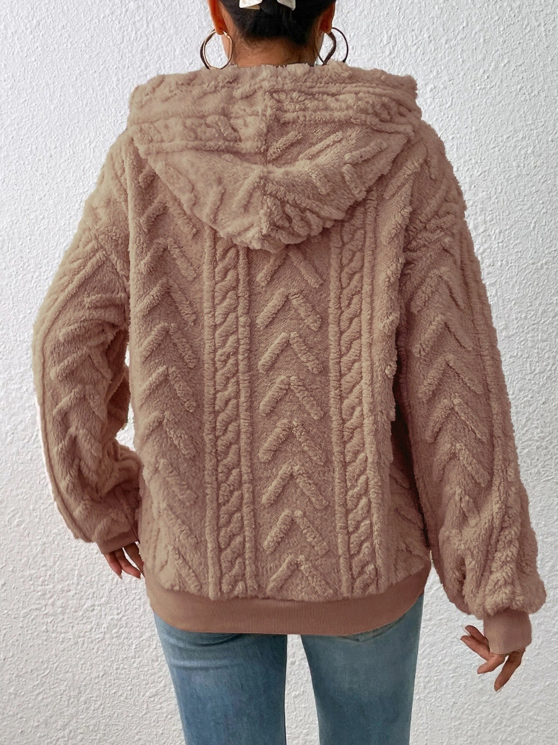 Isabela | Tijdloze en elegante winterhoodie